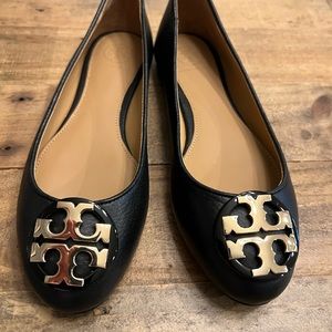 Tory Burch Claire Ballet Flat Tumbled Leather in perfect black, size 5